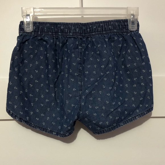 Blue flowy shorts with anchor pattern - Picture 2 of 4